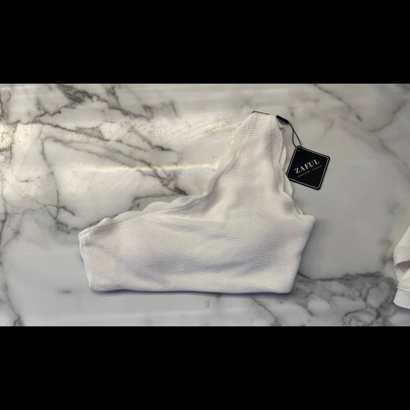 NWT White One Shoulder Scalloped Bikini - Picture 2 of 4